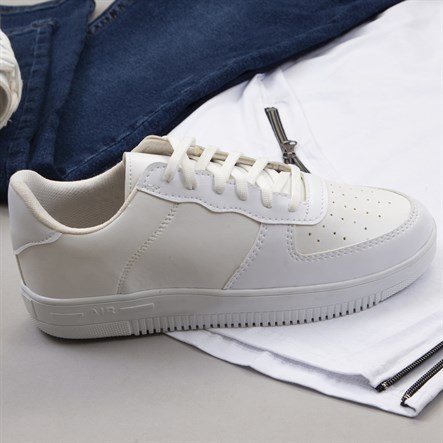 Fermuar Detaylı Beyaz Tişört Pantolon Ayakkabı Kombin
