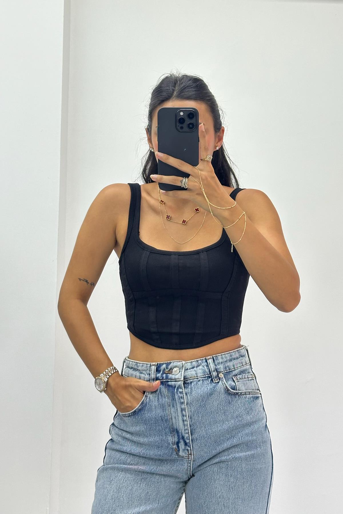 Siyah Korse Top