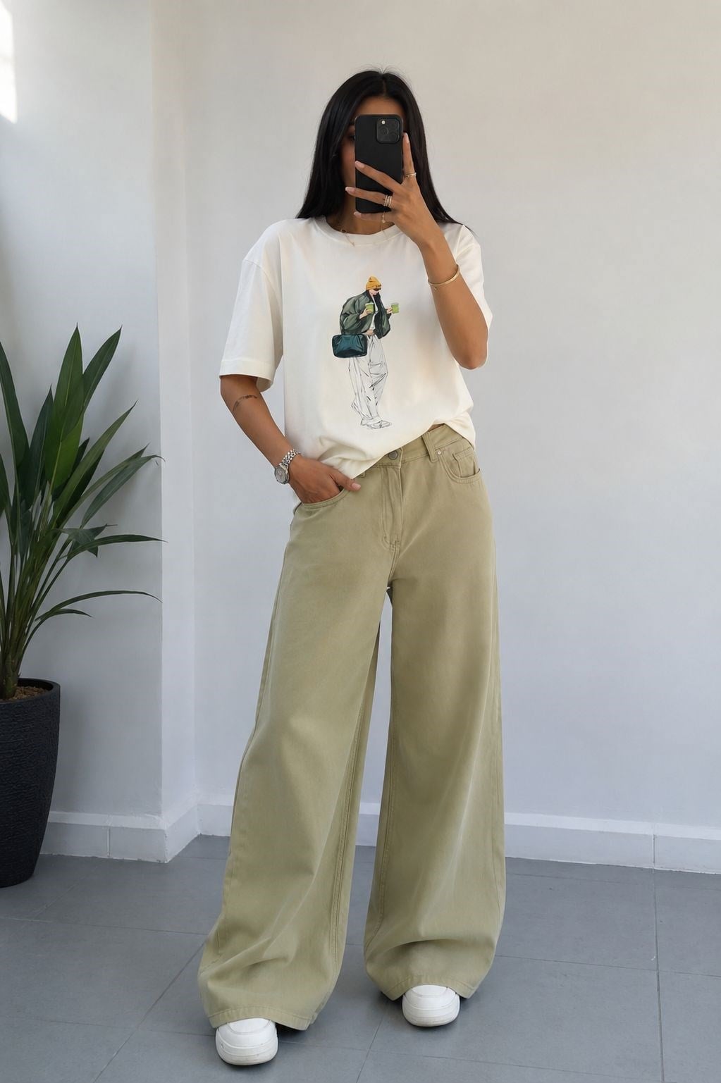 Figür Baskılı Ekru Tshirt