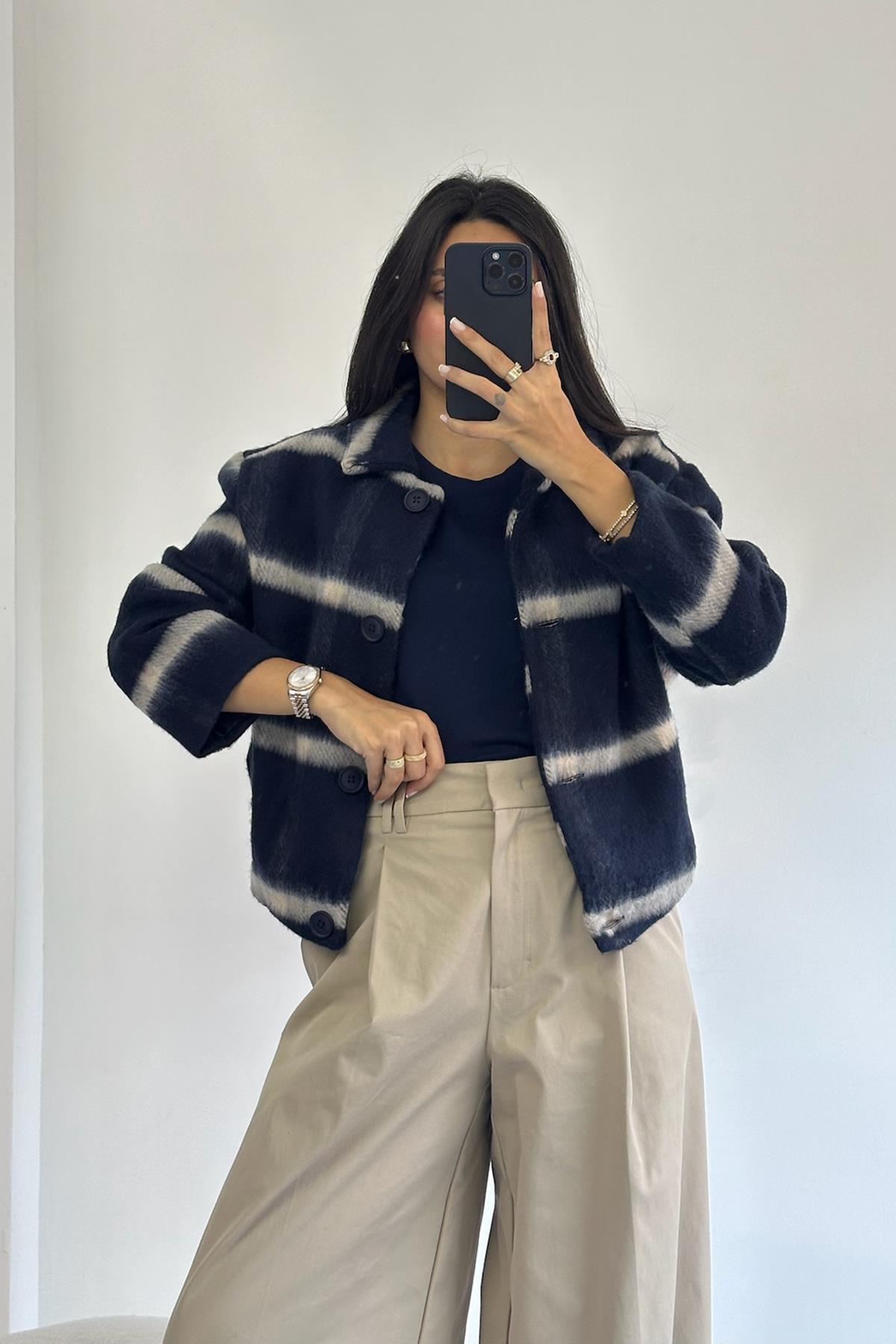 Lacivert Çizgili Kaşe Mont