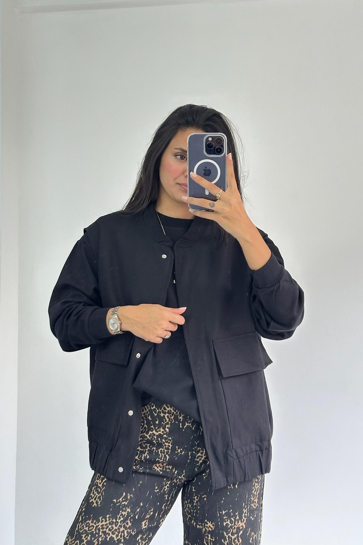 Büyük Cepli Siyah Oversize Yelek