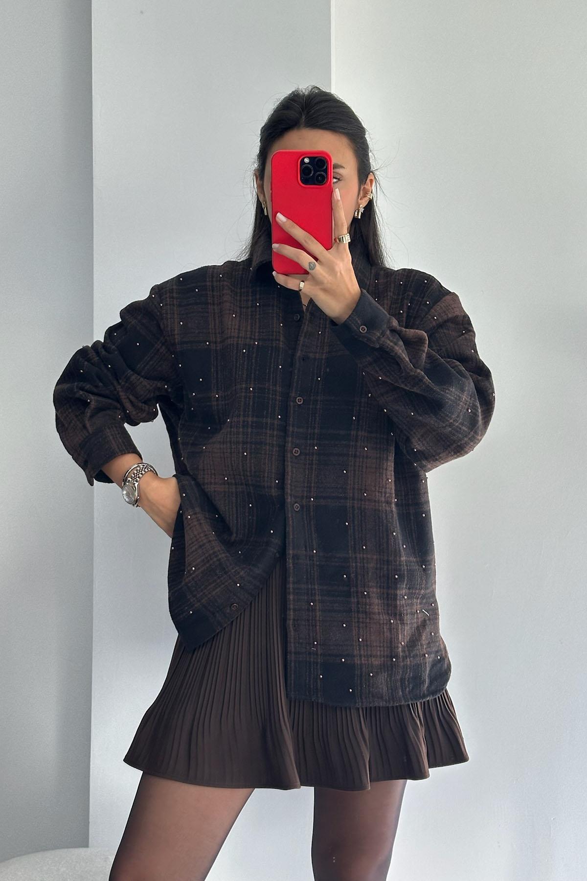 Kahve Boncuklu Ekose Gömlek 