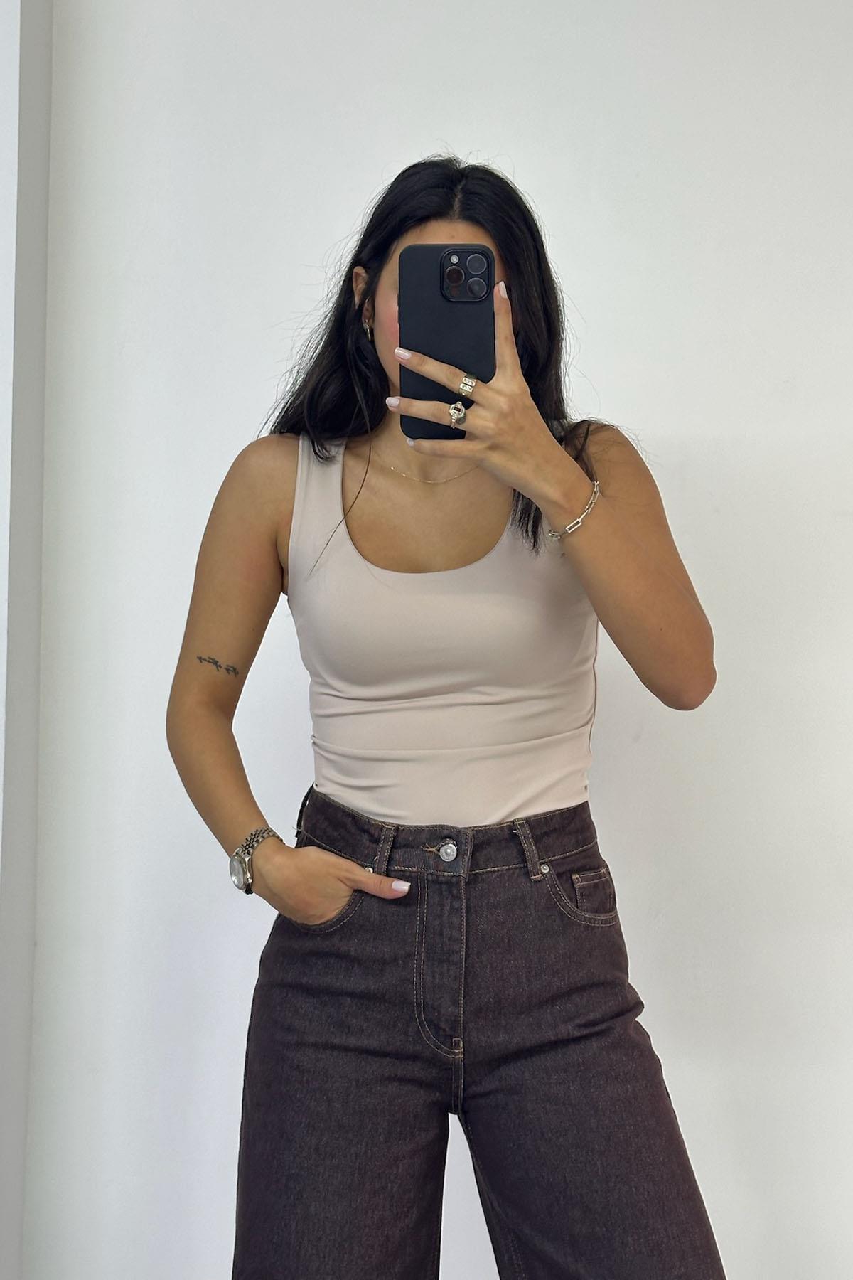 Kare Yaka Örme Bej Atlet