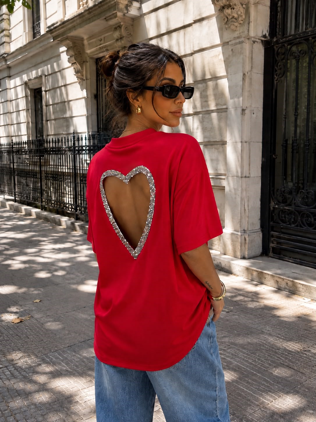 Sırtı Taşlı Kalpli Kırmızı Tshirt