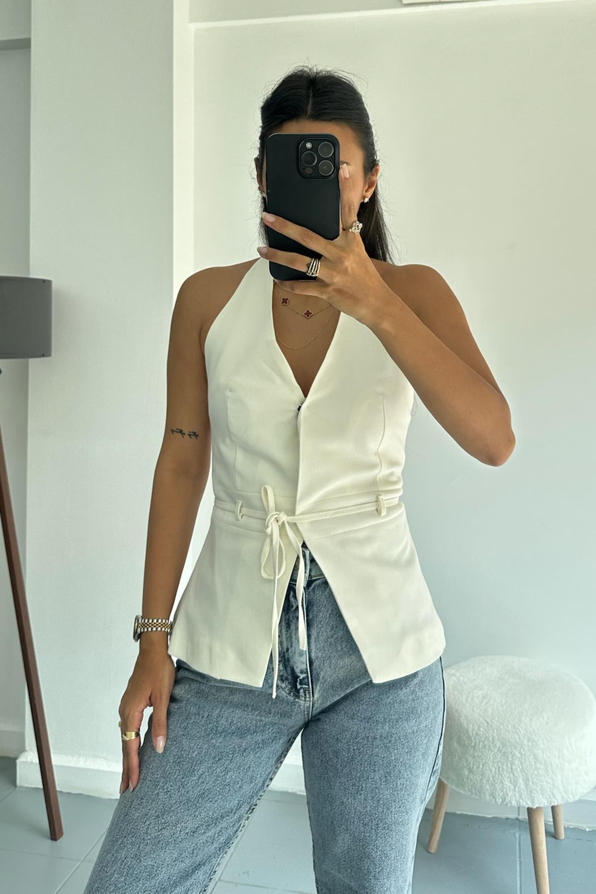 Boyundan Bağlı Ekru Yelek