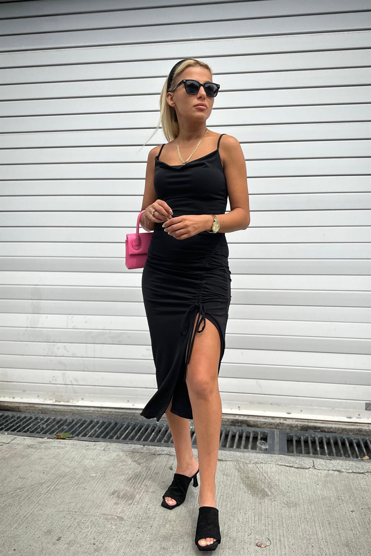 Degaje Yaka Siyah ElbiseELBİSE