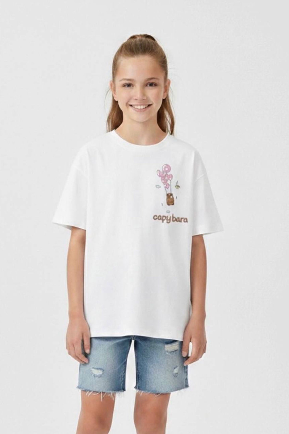 Capy Bara Baskılı Ekru Tshirt
