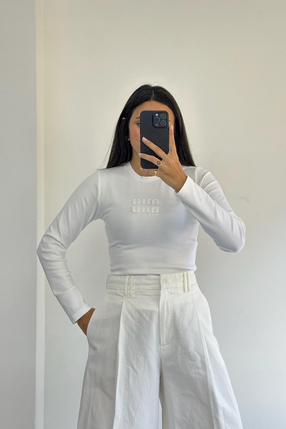 Aplike Yazılı Uzun Kollu Beyaz Body