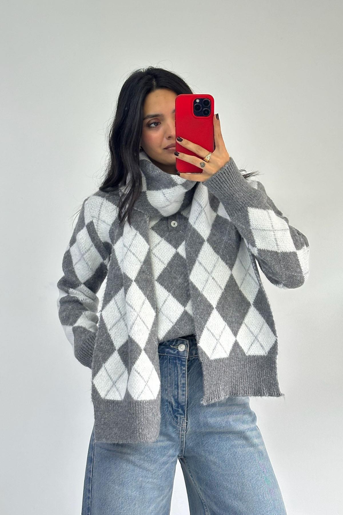 Gri Şallı Baklava Desenli Polo Yaka Kazak