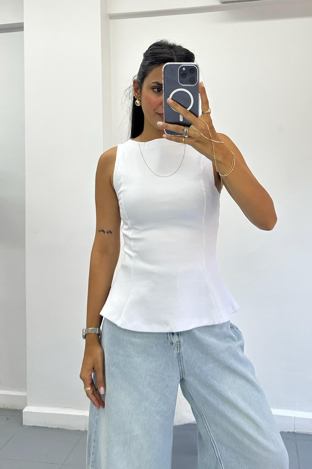 Kayık Yaka Peplum Beyaz Top