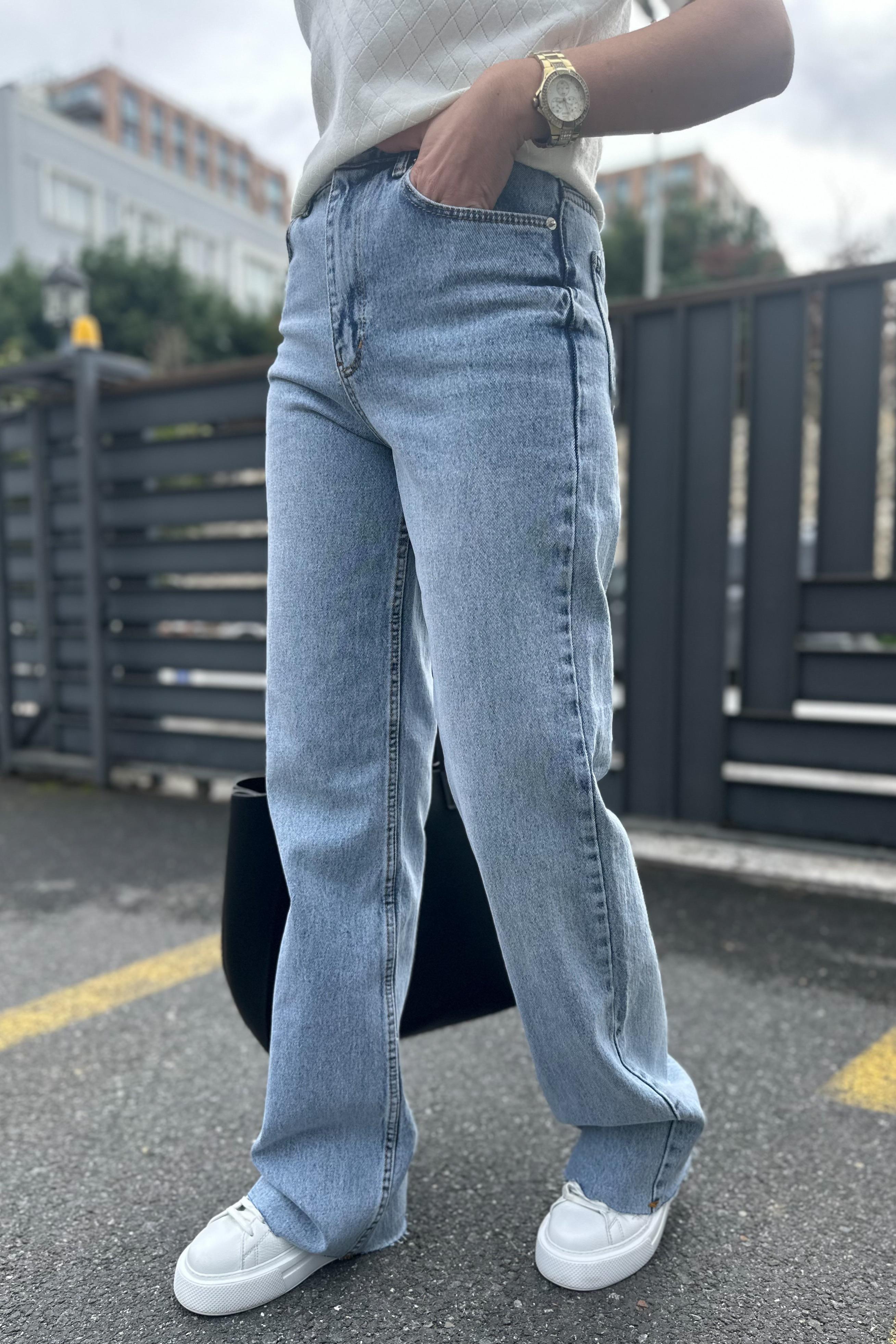Paçası Kesik Açık Mavi Straight Kesim JeanJEAN