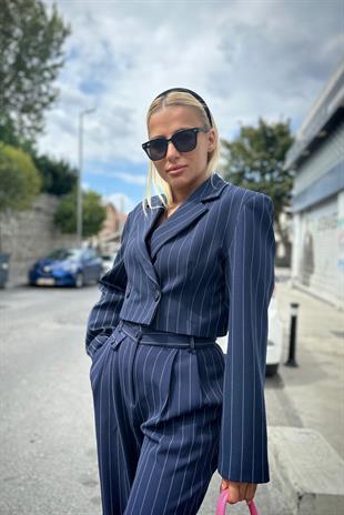 Lacivert Çizgili Mini Blazer CeketYENİ GELENLER