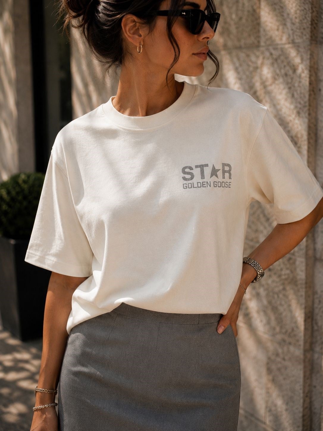 Simli Gümüş Yazılı Ekru Tshirt