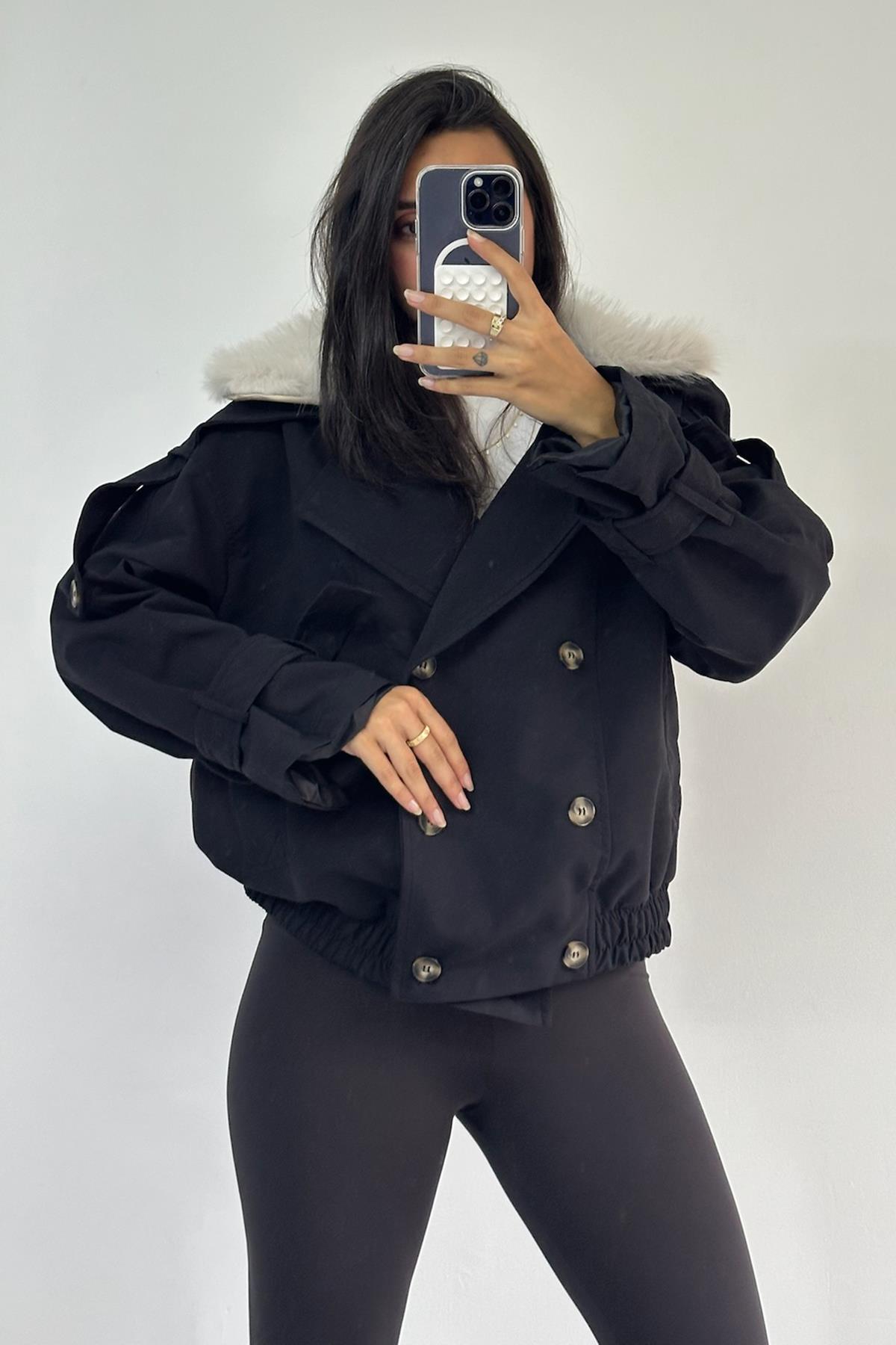 Yakası Kürklü Siyah Mont