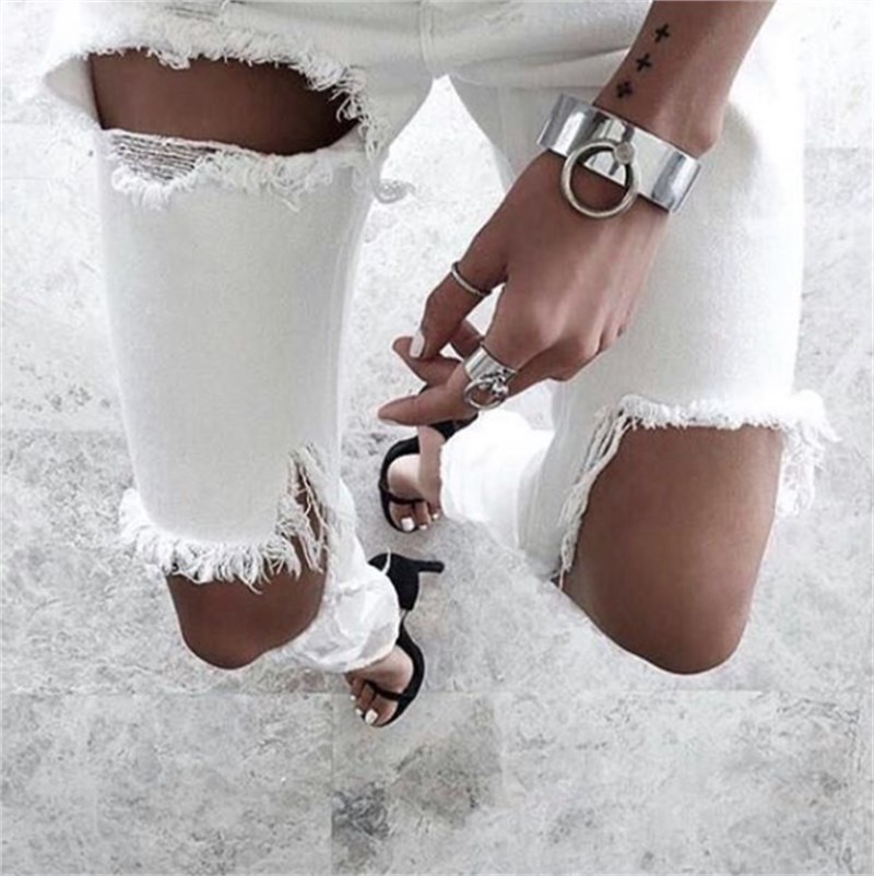 Geniş Yırtıklı Beyaz Boyfriend Jean