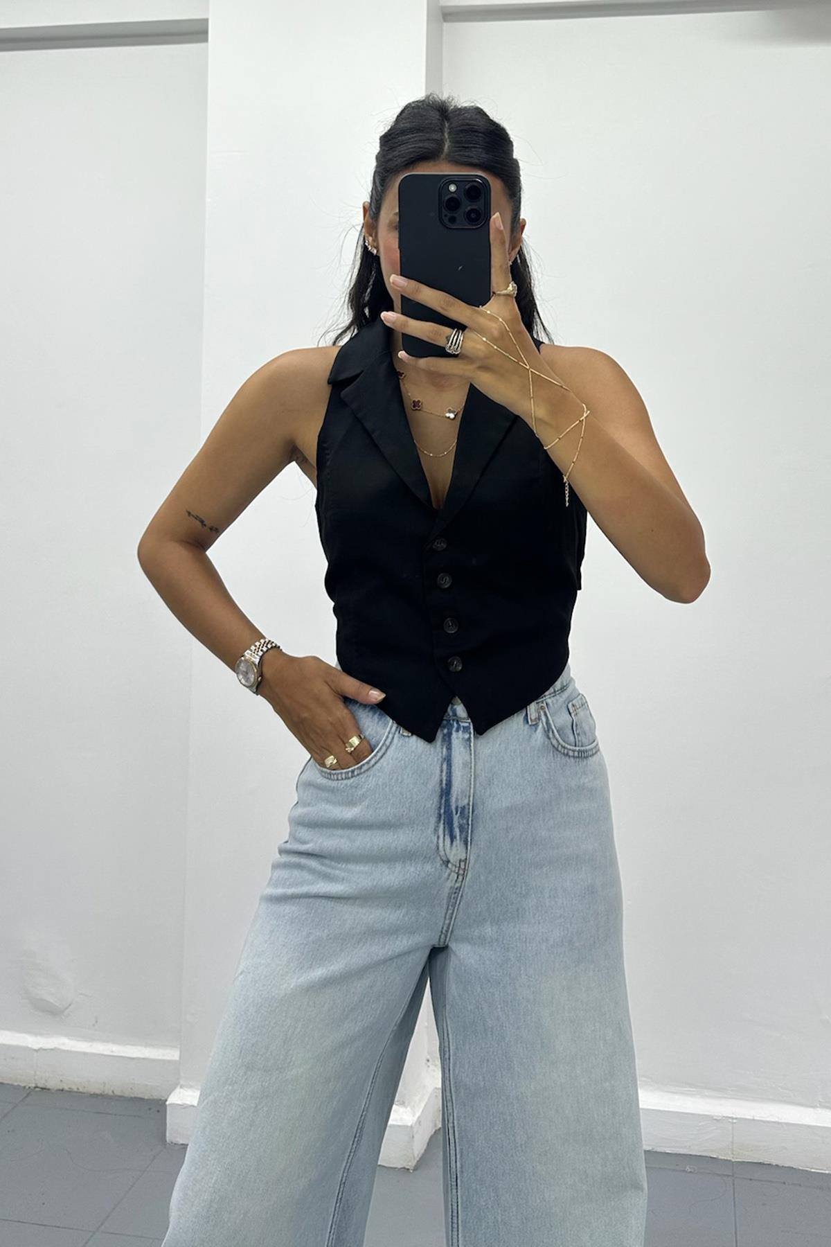 Arkası Bağlamalı Siyah Yelek