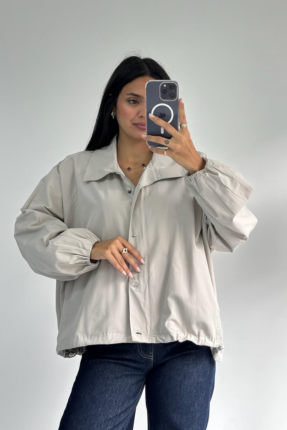 Kol ve Etek Ucu Lastikli Önü Düğmeli Taş Ceket