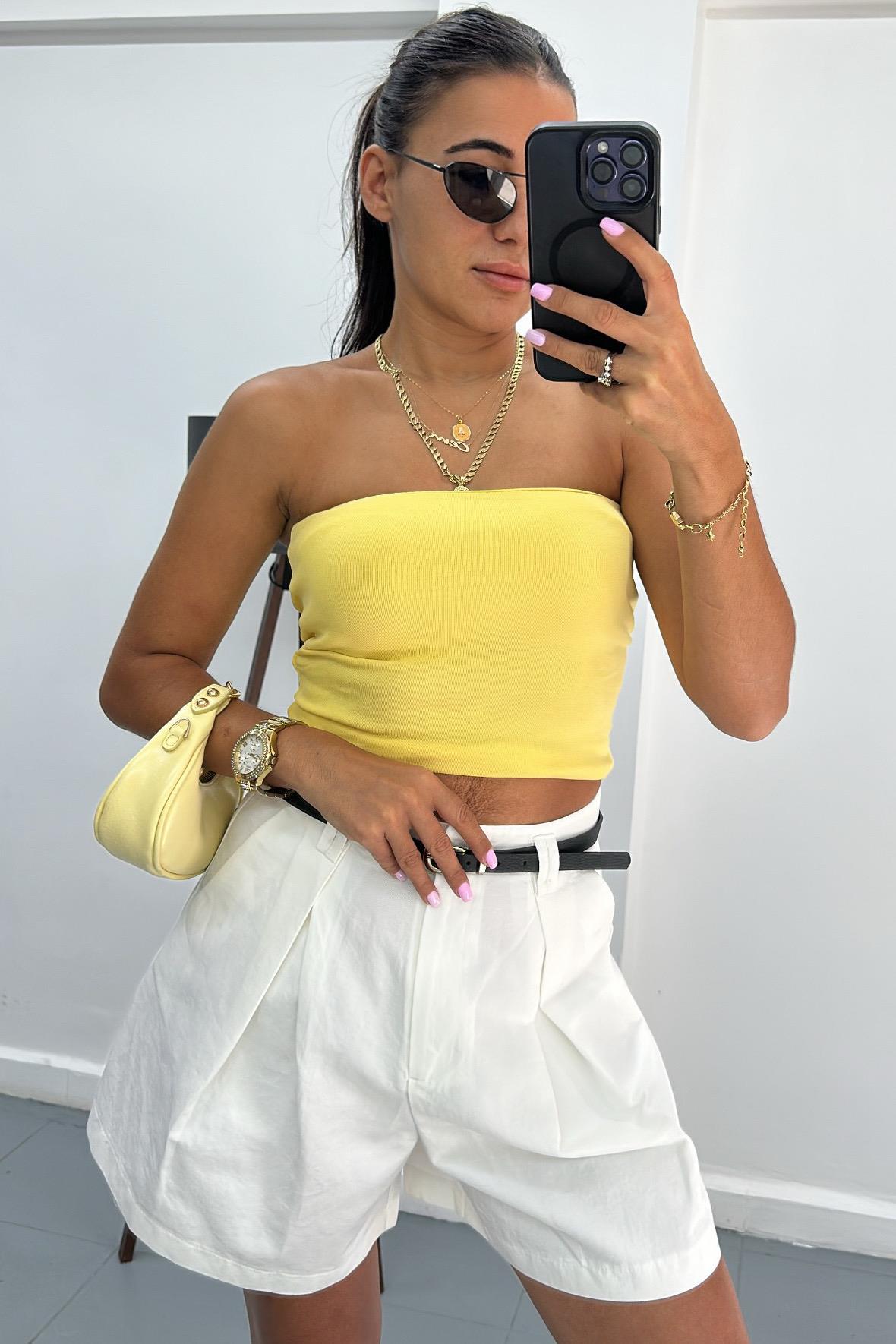 Kemerli Pensli Beyaz Bermuda