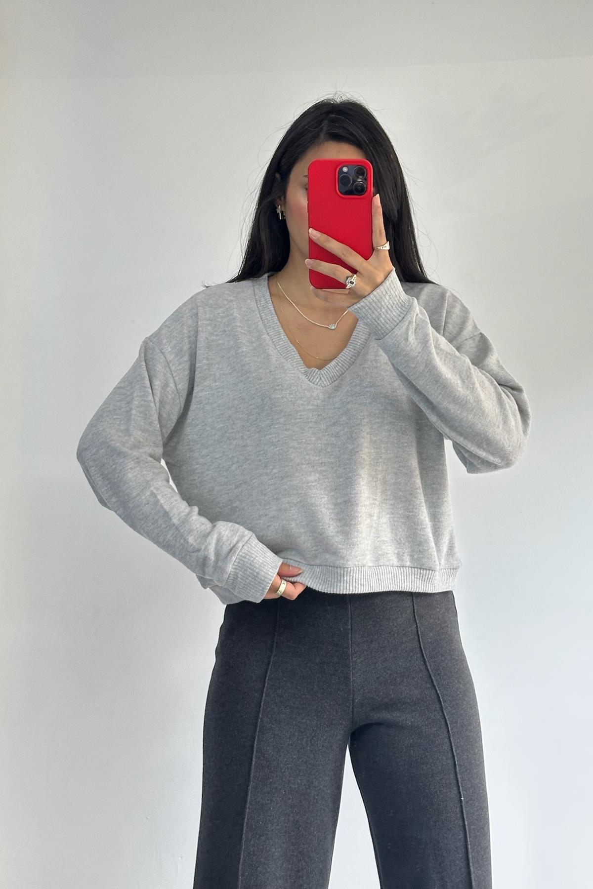 V Yaka Yumoş Kumaş Gri Bluz