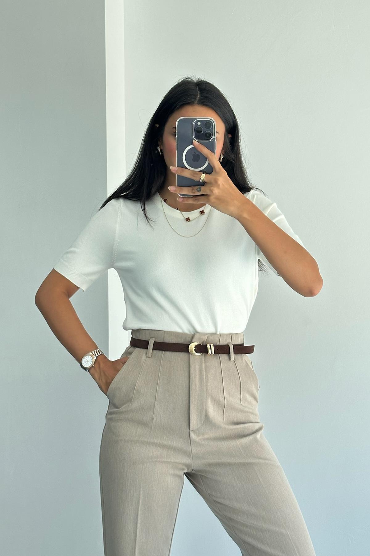 Bisiklet Yaka Kısa Kol Ekru Triko Bluz