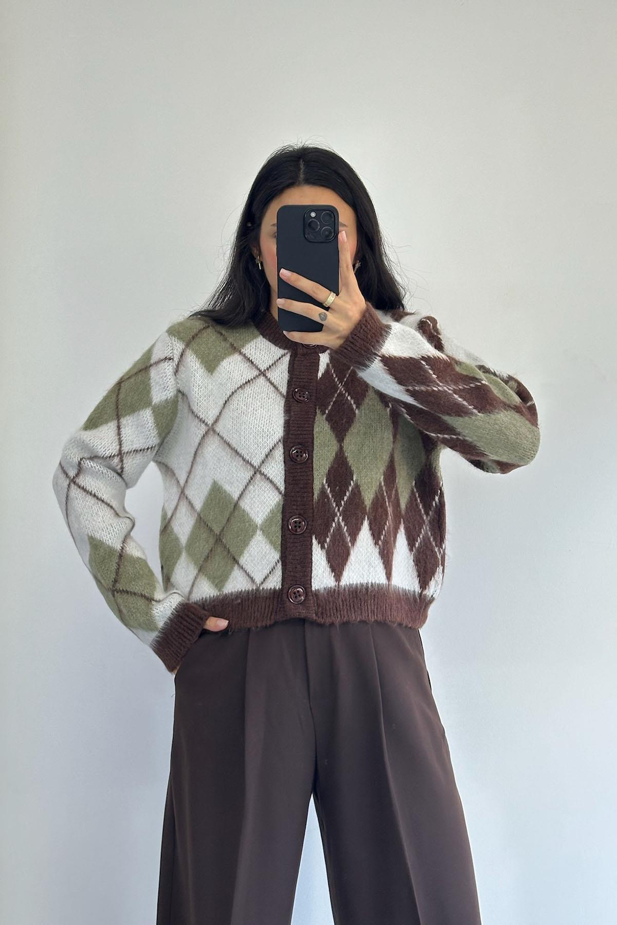 Baklava Desen Koyu Tarçın Krem Hırka