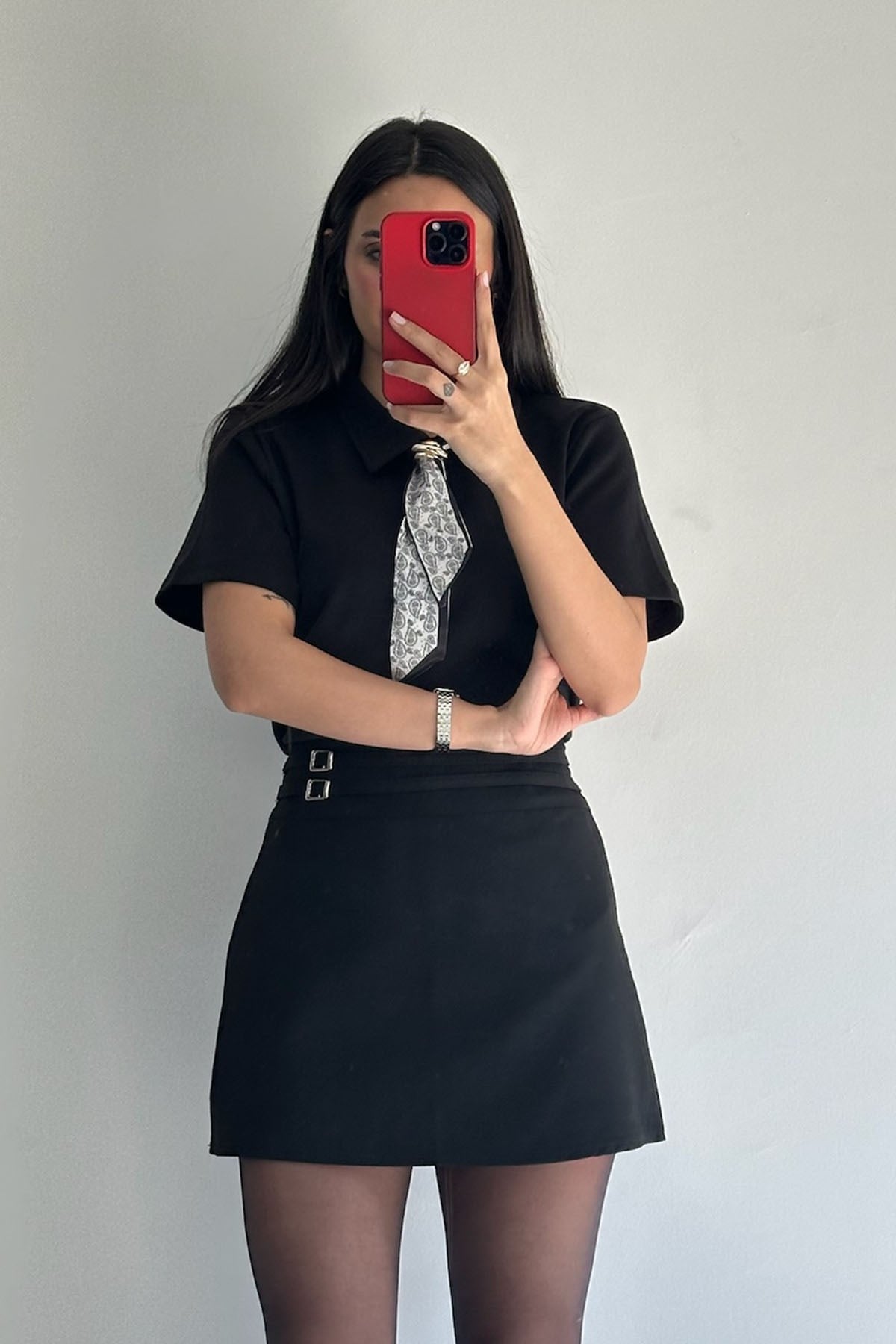 Çift Kemerli Siyah Şortlu Mini Etek