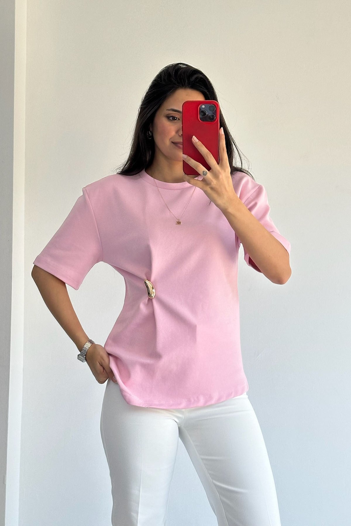 Aksesuar Detaylı Pembe Basic T-Shirt