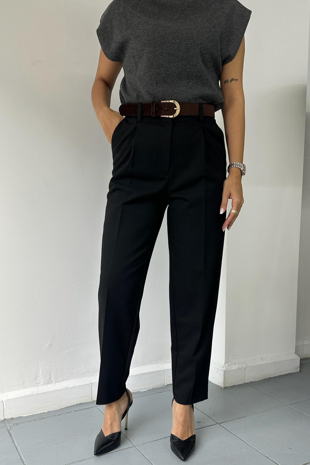 Kemerli Önü Pensli Siyah Yüksek Bel Pantolon