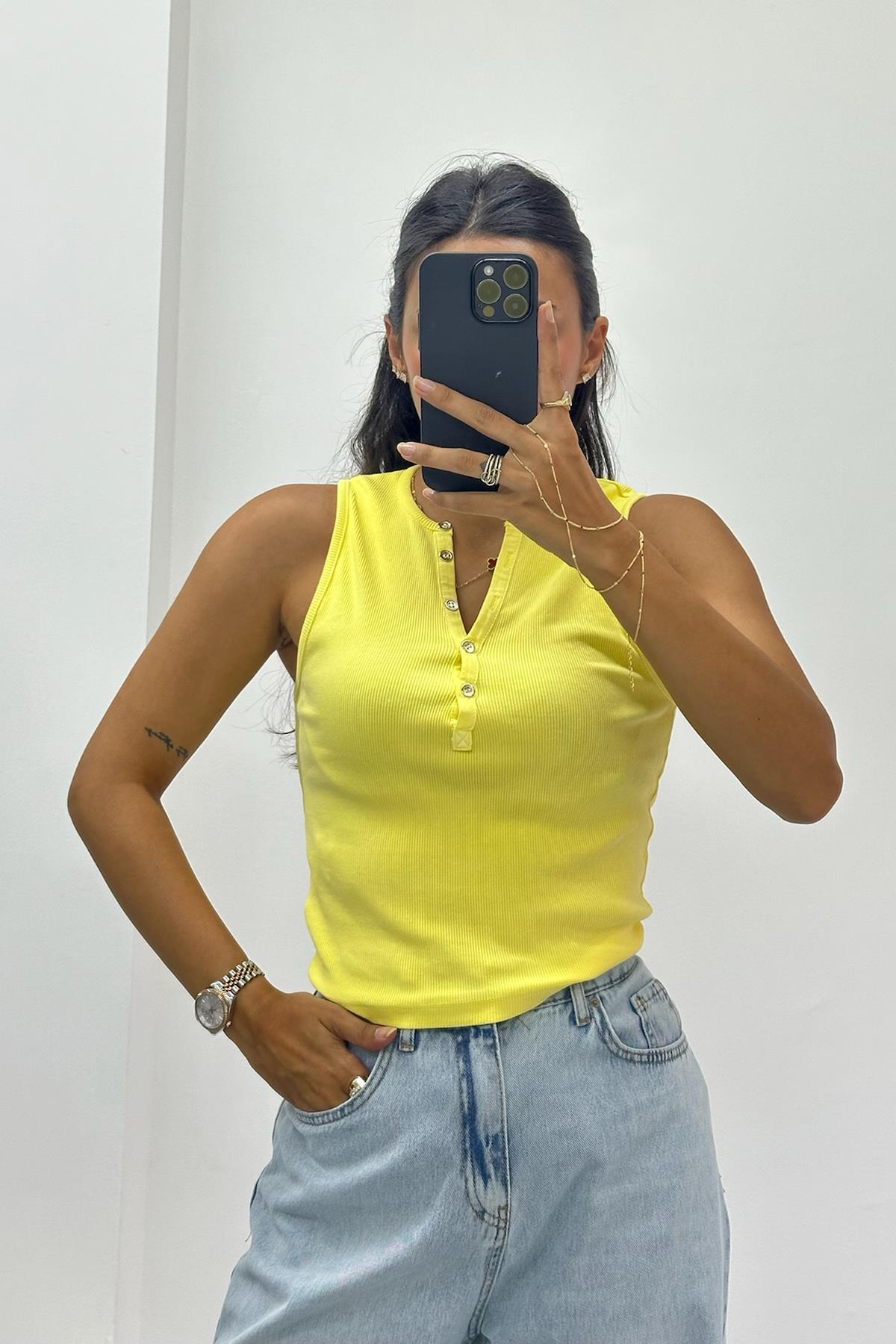 Yıkama Efektli Sarı Crop Top