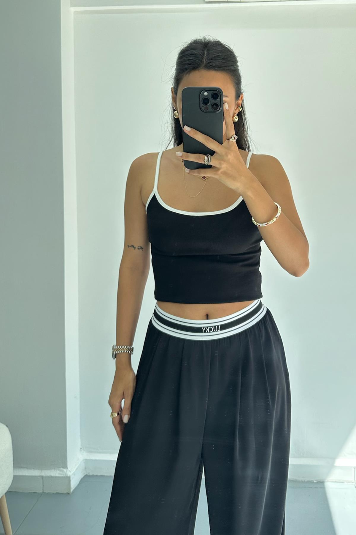 Beli Yazılı Lastikli Siyah Tril Pantolon