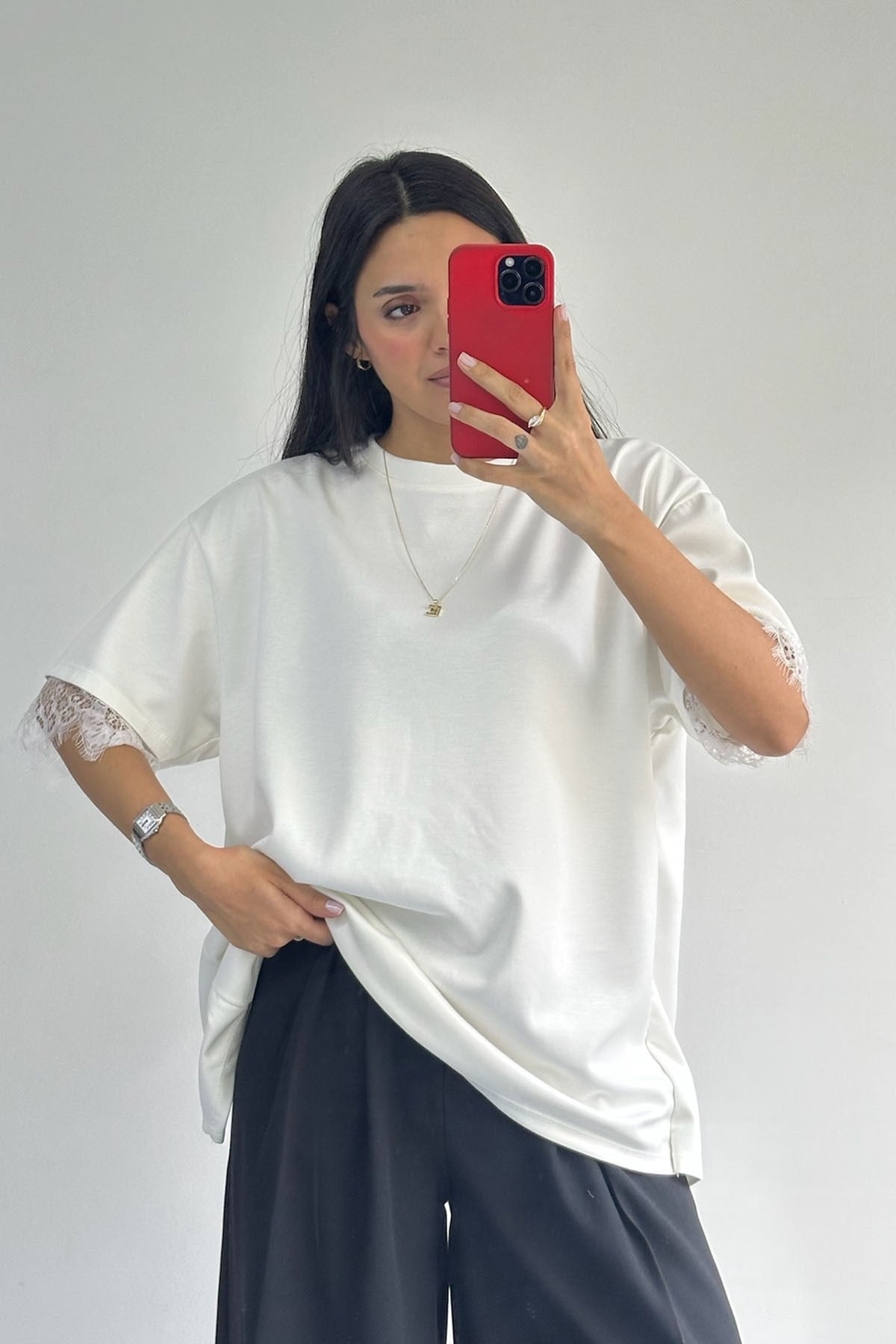 Sırtı Dantelli Ekru Tshirt