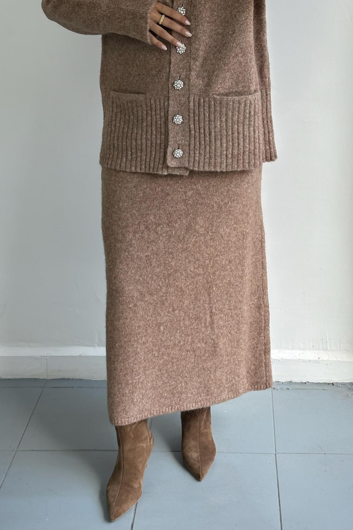 Koyu Bej Beli Lastikli Triko Etek