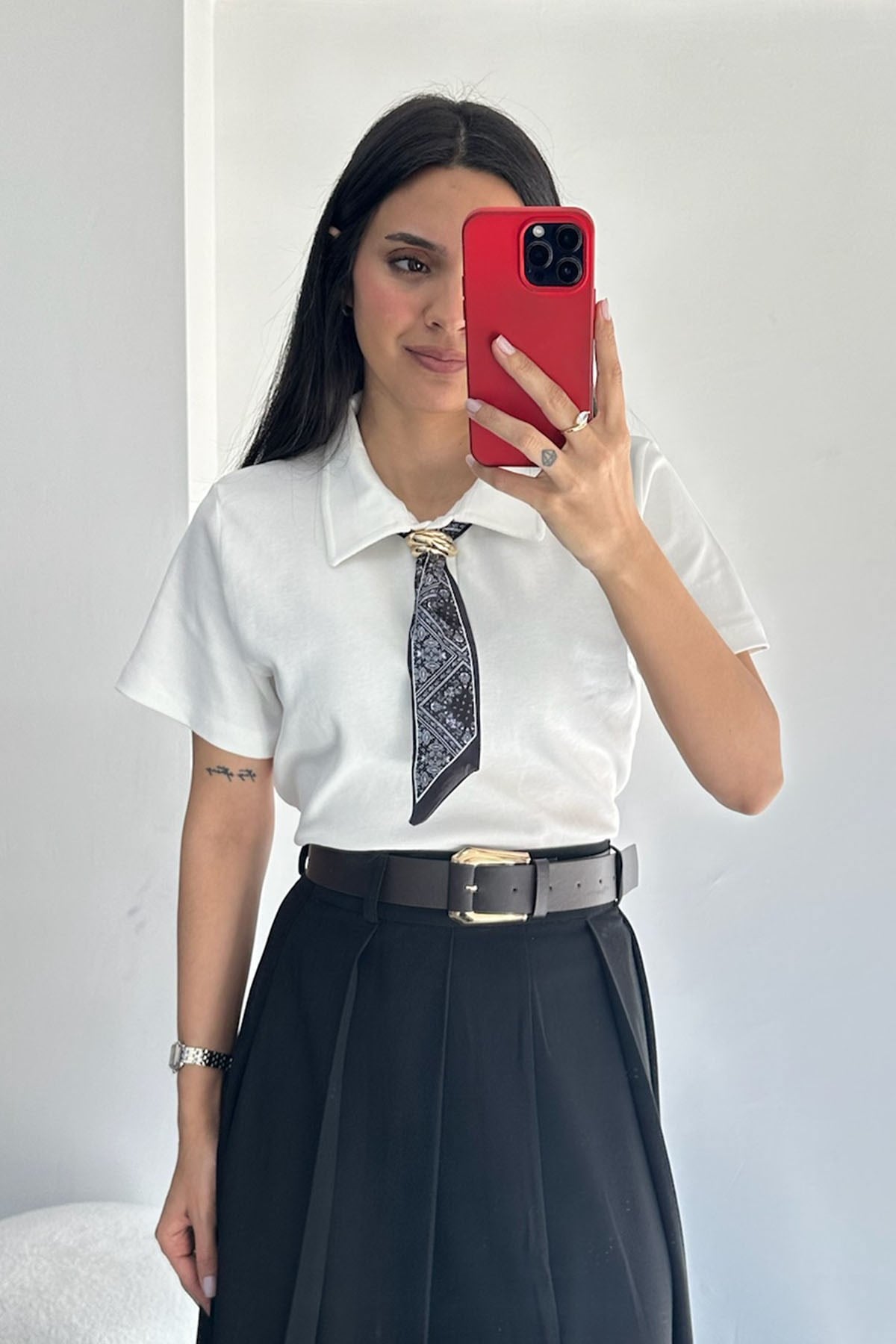Polo Yaka Fularlı Ekru Tshirt