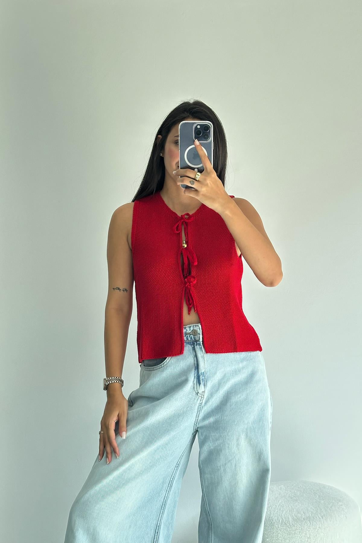 Bağlamalı Kırmızı Triko Yelek
