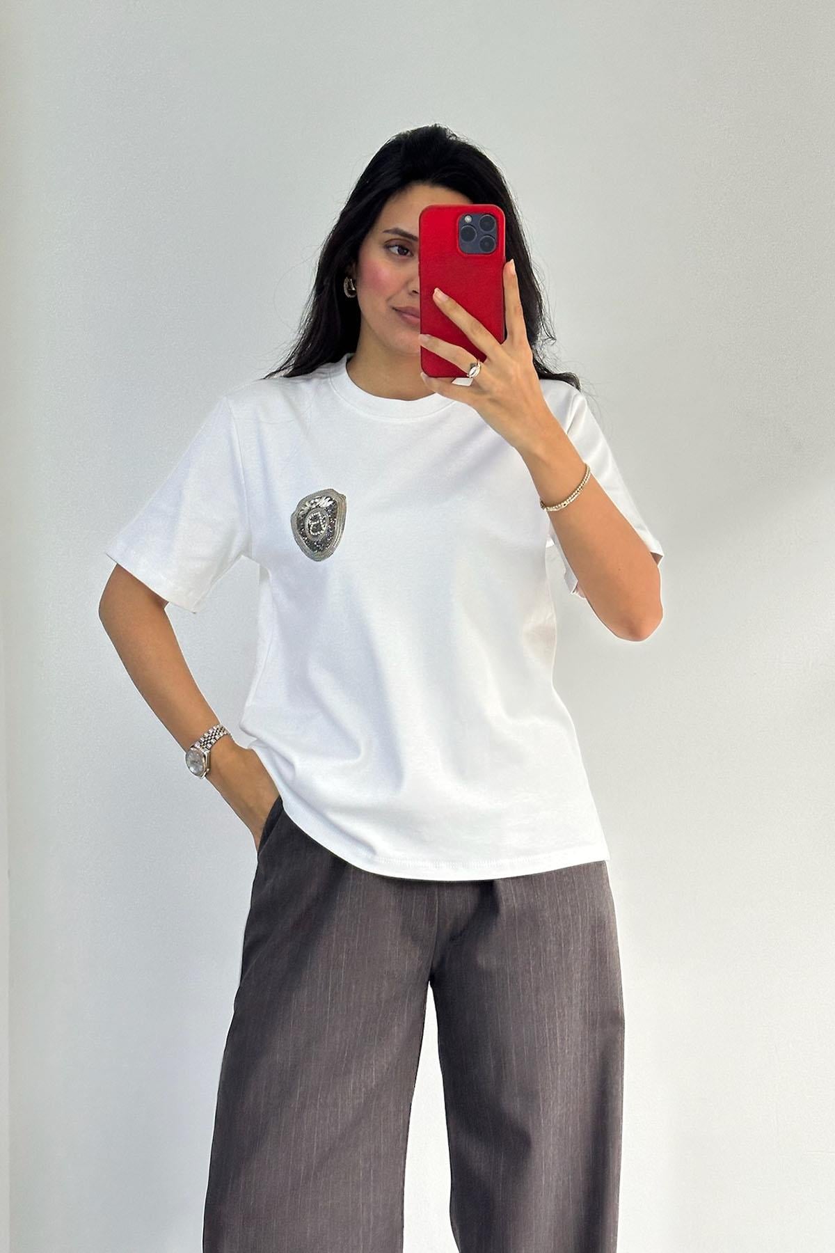 Taşlı Logo Detaylı Beyaz Tshirt