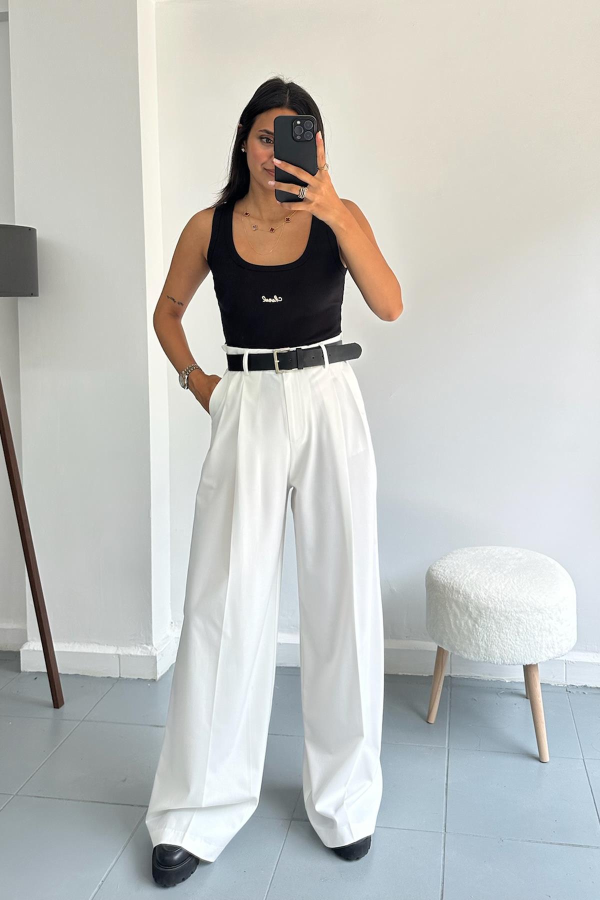 Kemerli Çift Pilili Beyaz Pantolon