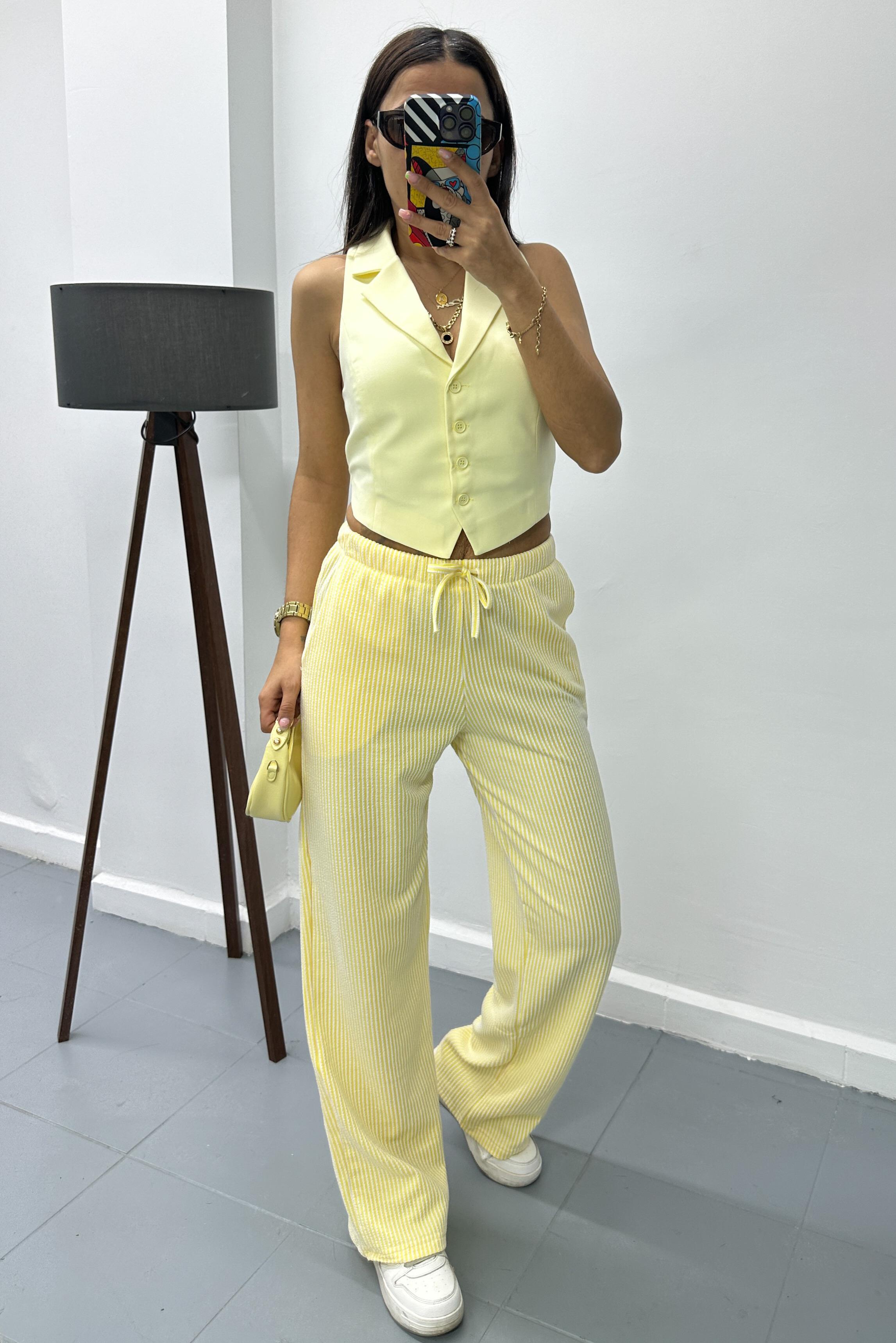 Arkası Bağlamalı Düğmeli Dokuma Sarı YelekYELEK