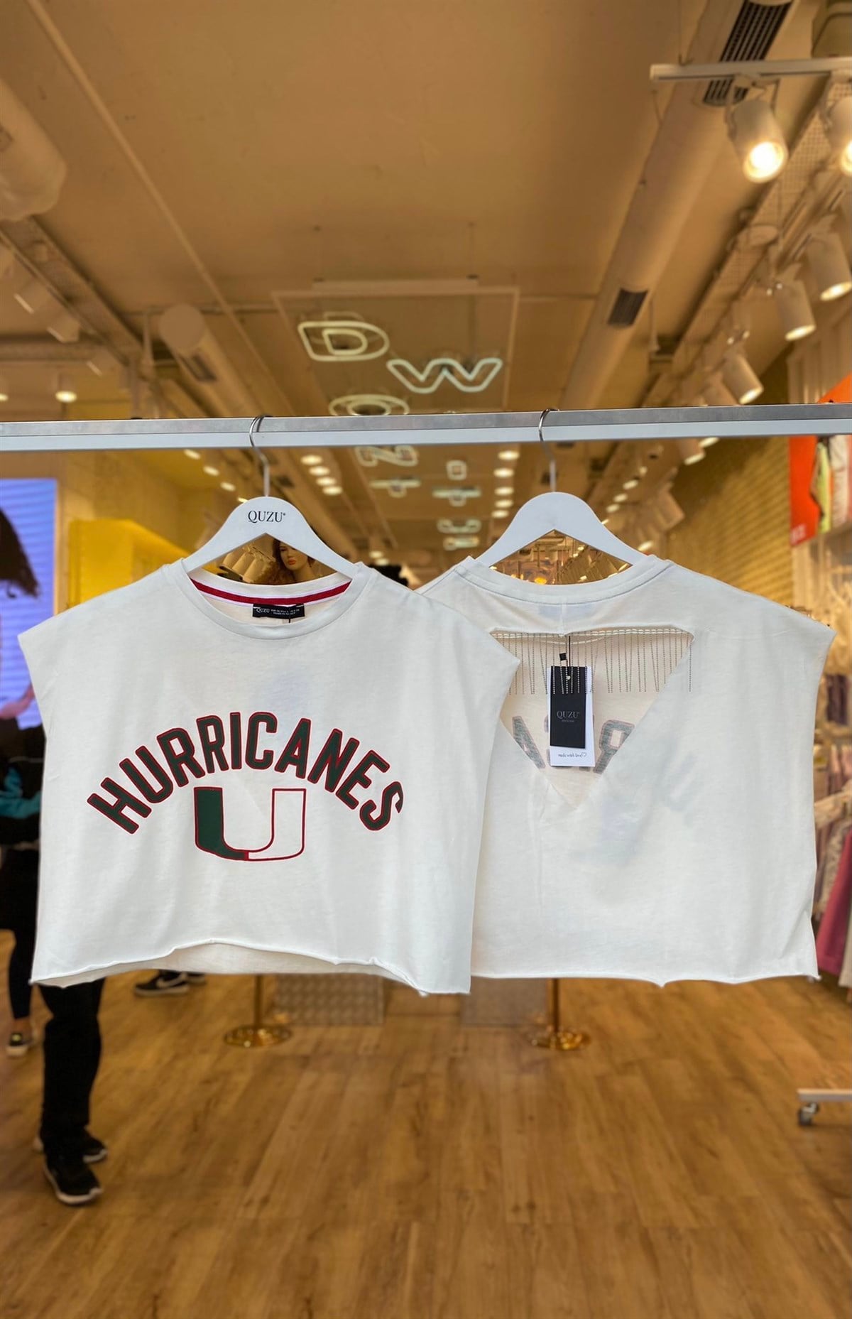 Arkası Zincir Detaylı Crop Tshirt