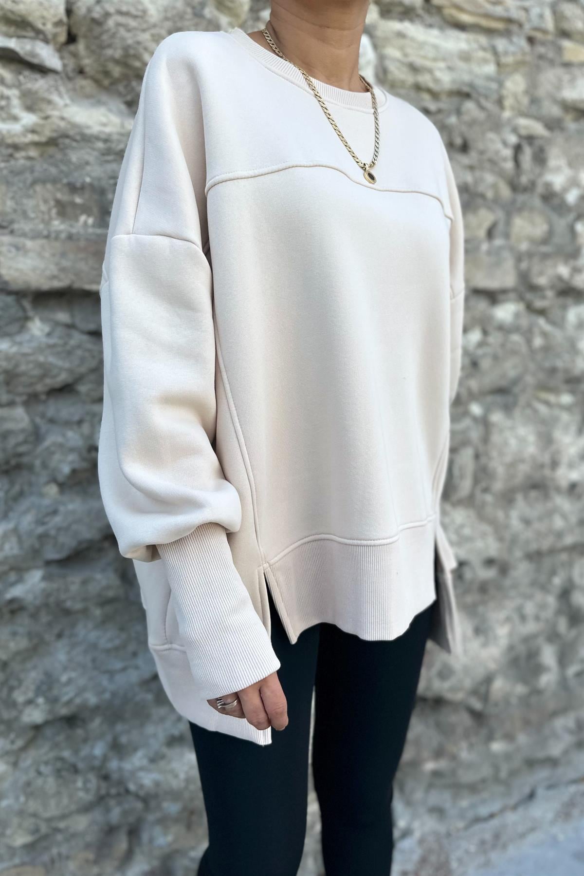 Asimetrik Bej Basic SweatshirtSWEATSHİRT
