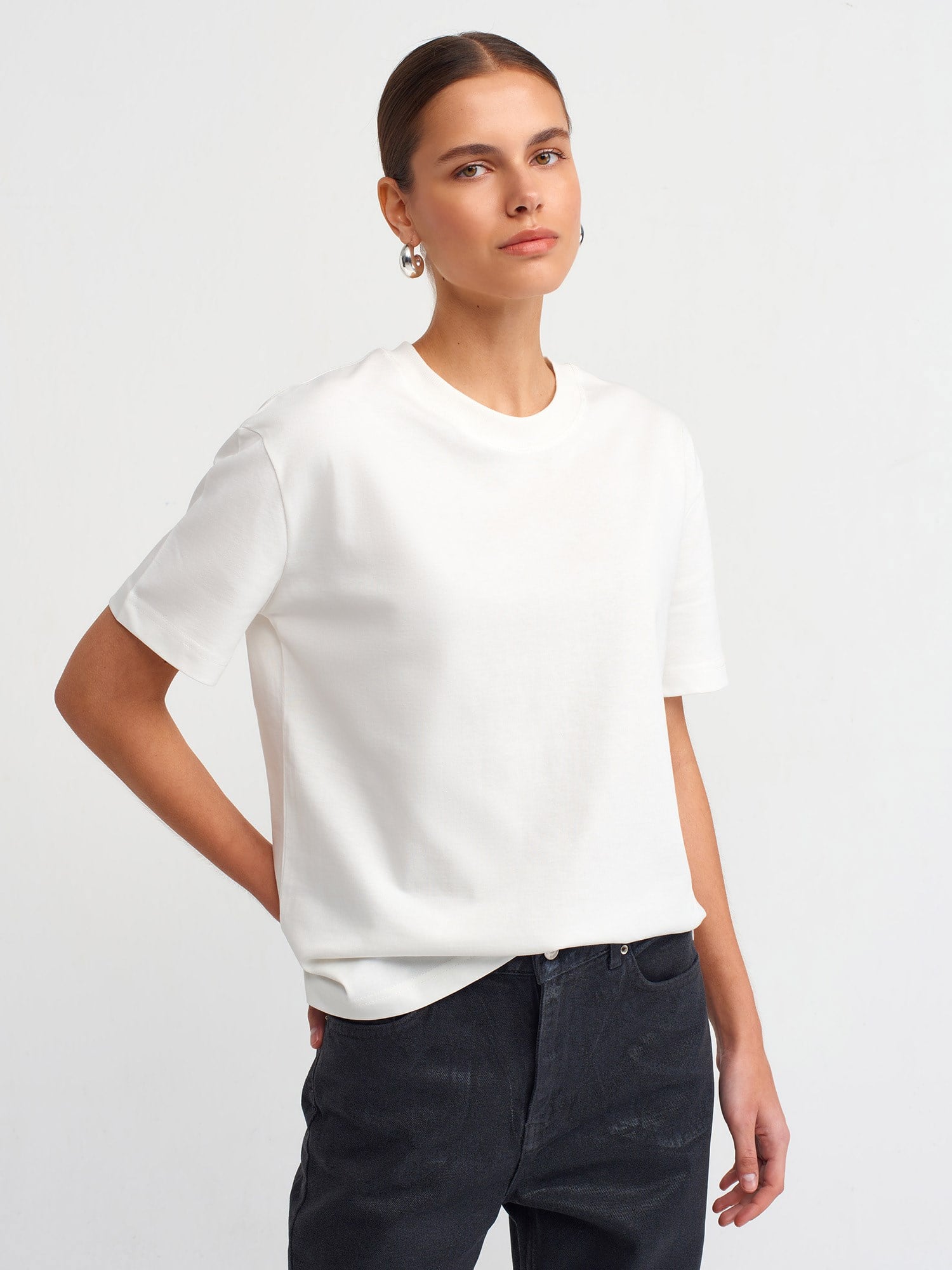 Kalın Yaka Basic Beyaz Tshirt