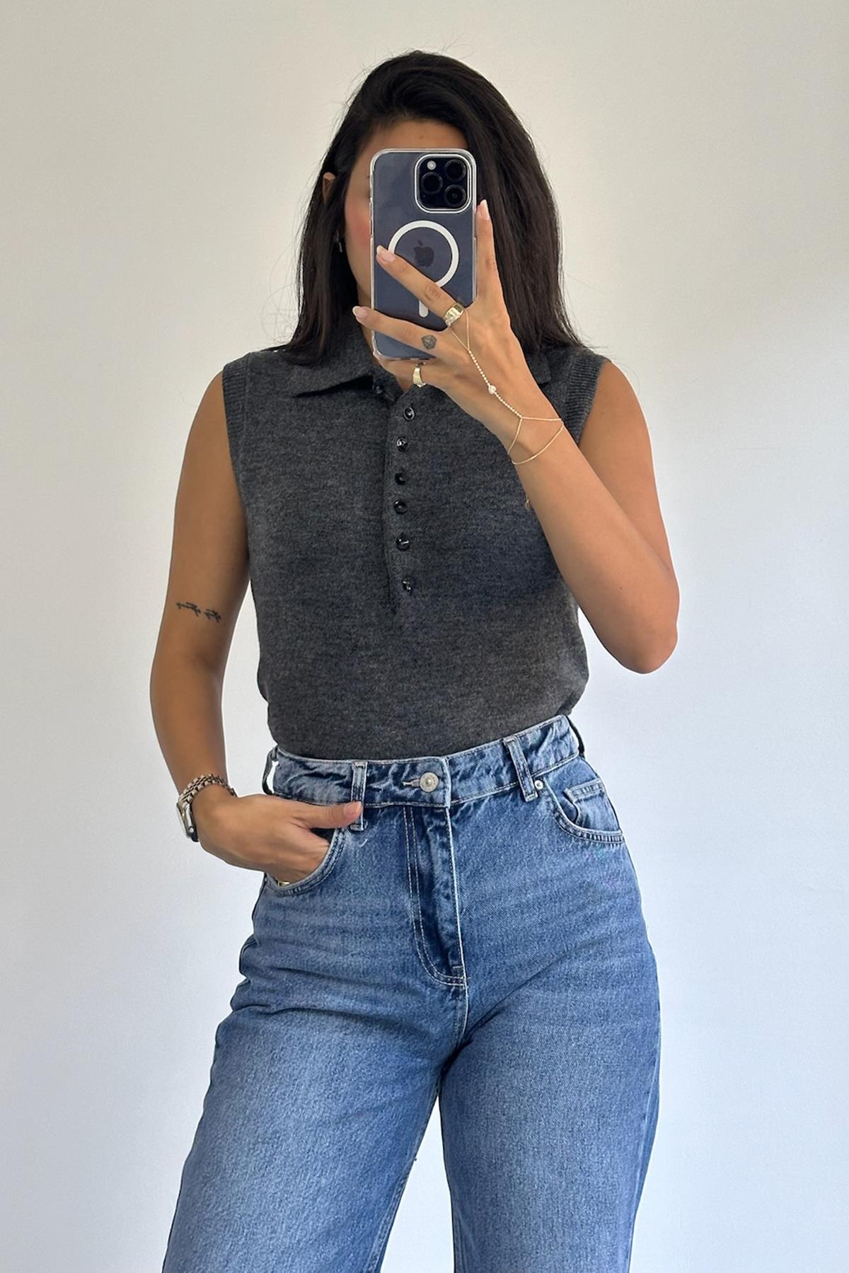 Düğmeli Kolsuz Antrasit Kazak