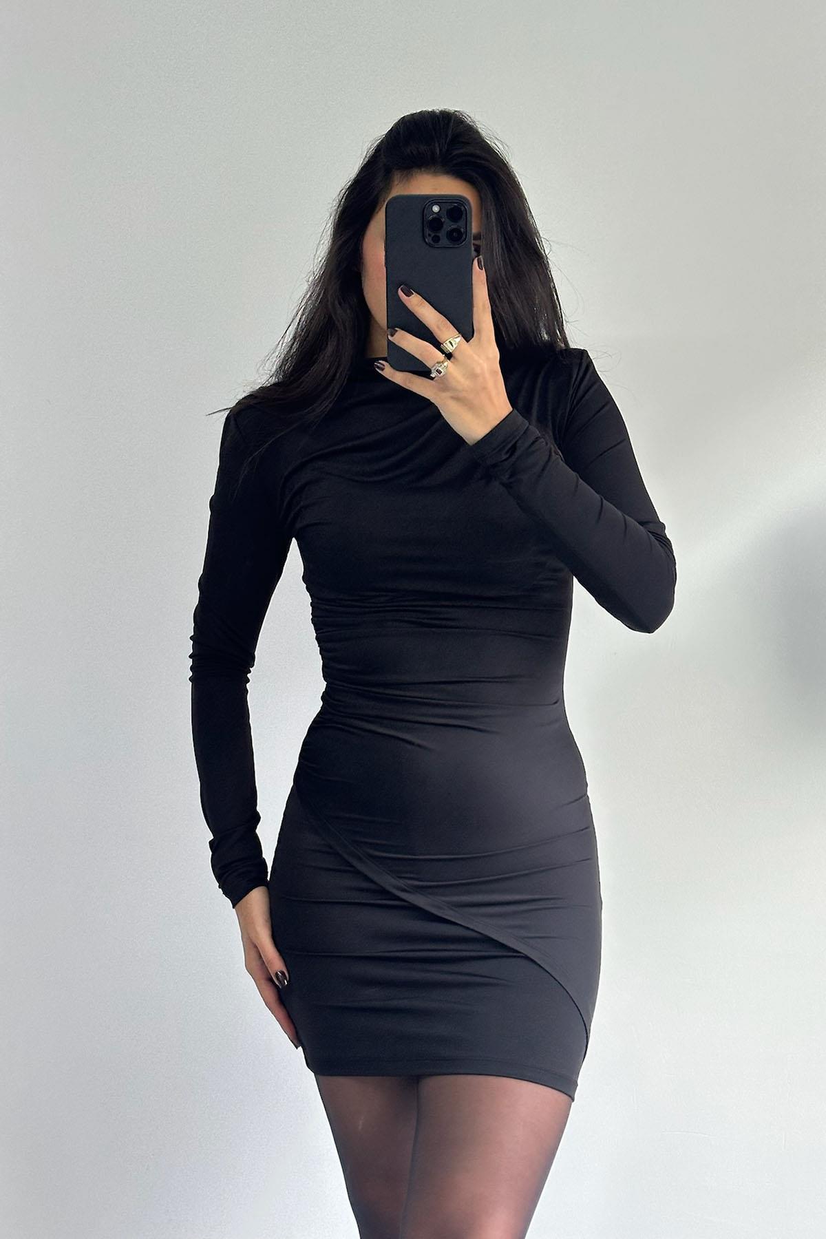 Omuzları Vatkalı Siyah Mini Elbise