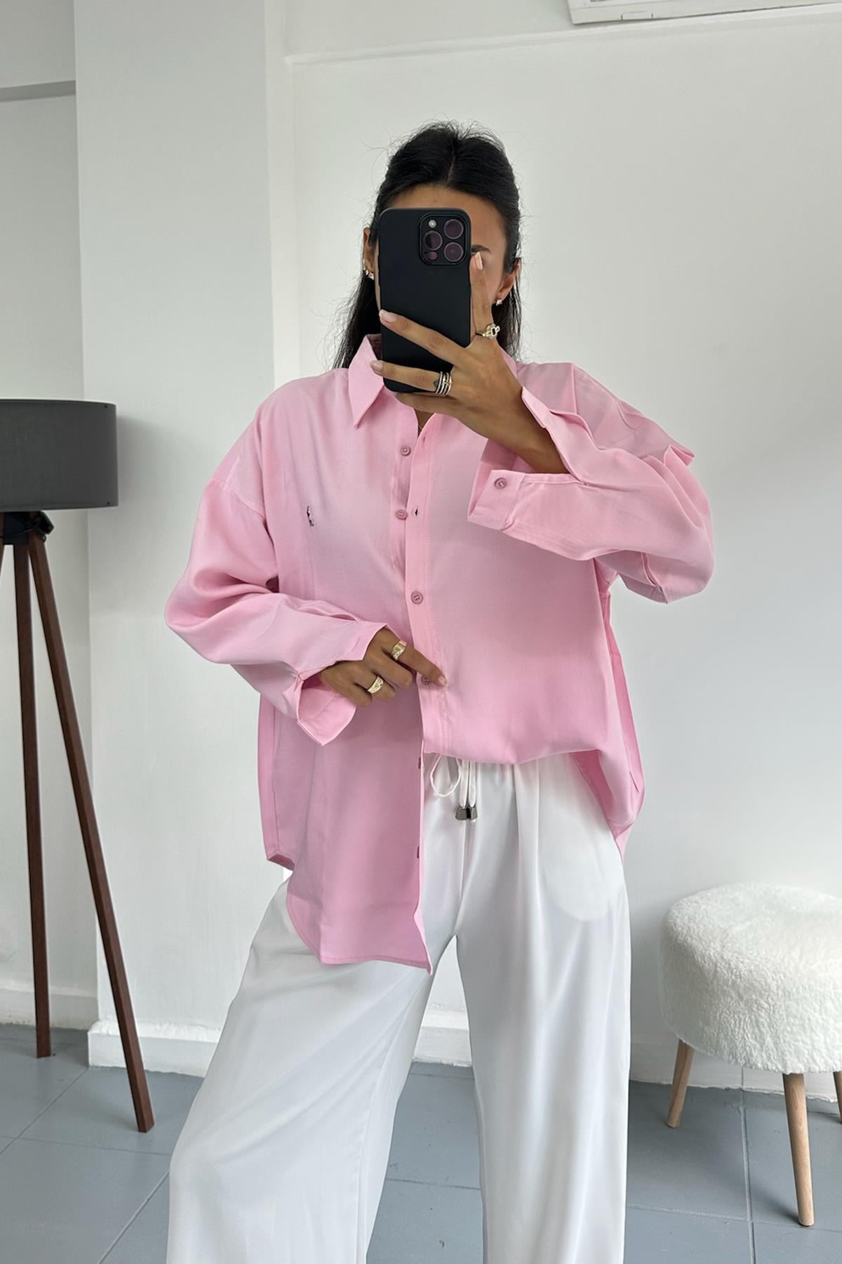 Minik Nakışlı Oversize Pembe Gömlek