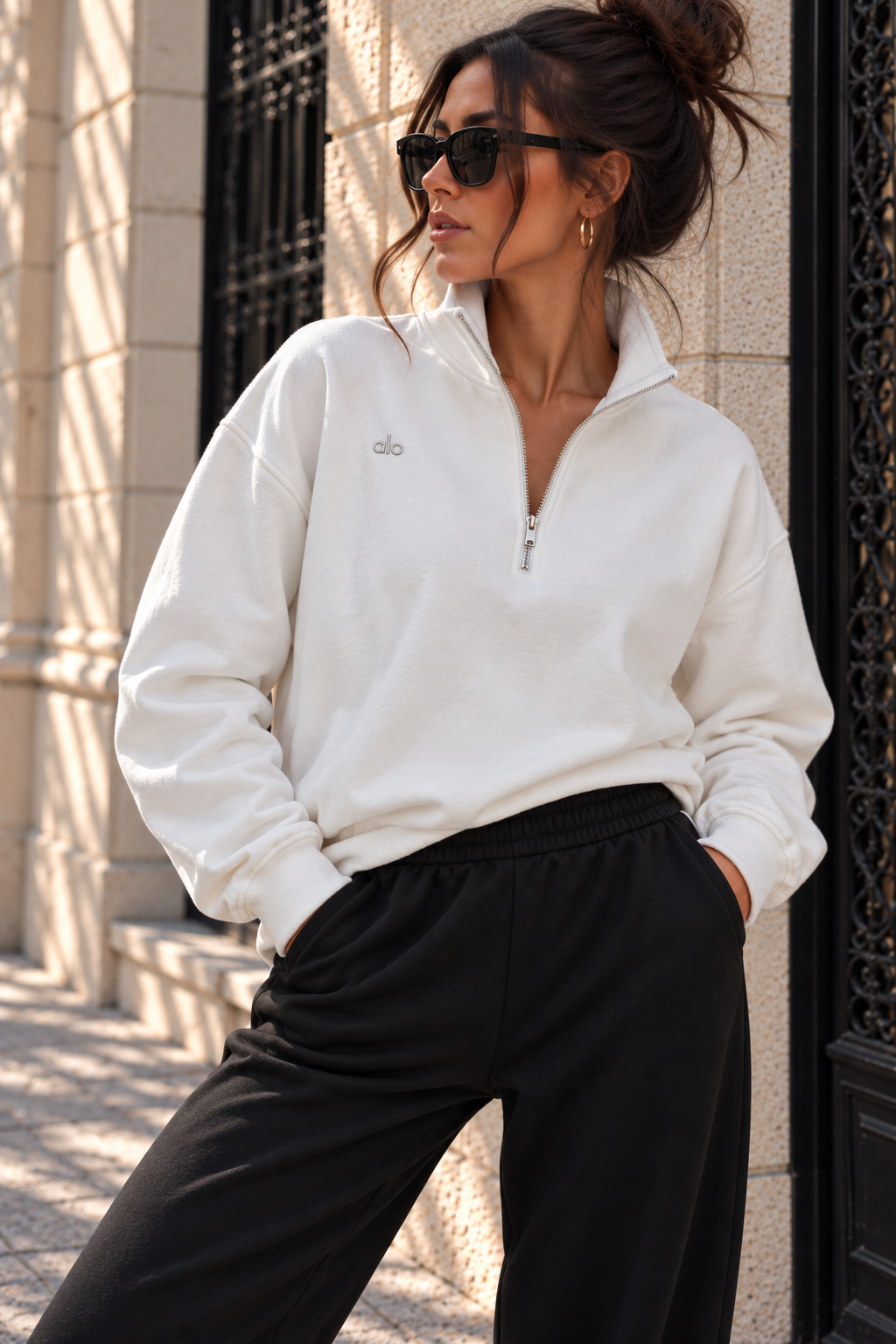 Yarım Fermuarlı Logolu Beyaz Sweatshirt