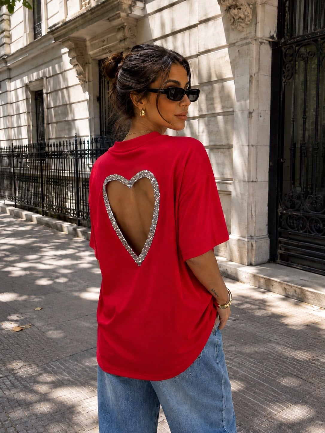 Sırtı Taşlı Kalpli Kırmızı Tshirt