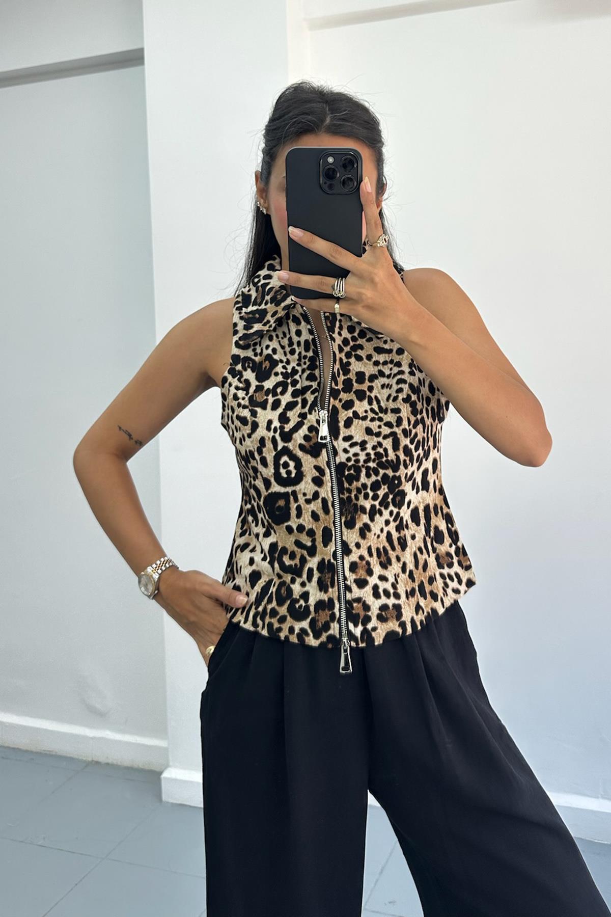 Çift Fermuarlı Yakalı Leopar Yelek