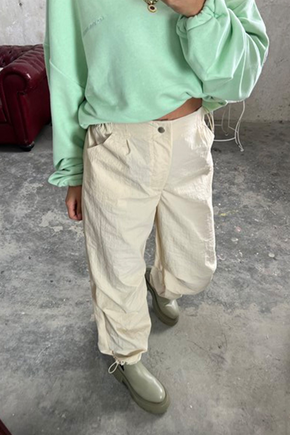 Bej Paraşüt Kumaş PantolonPANTOLON