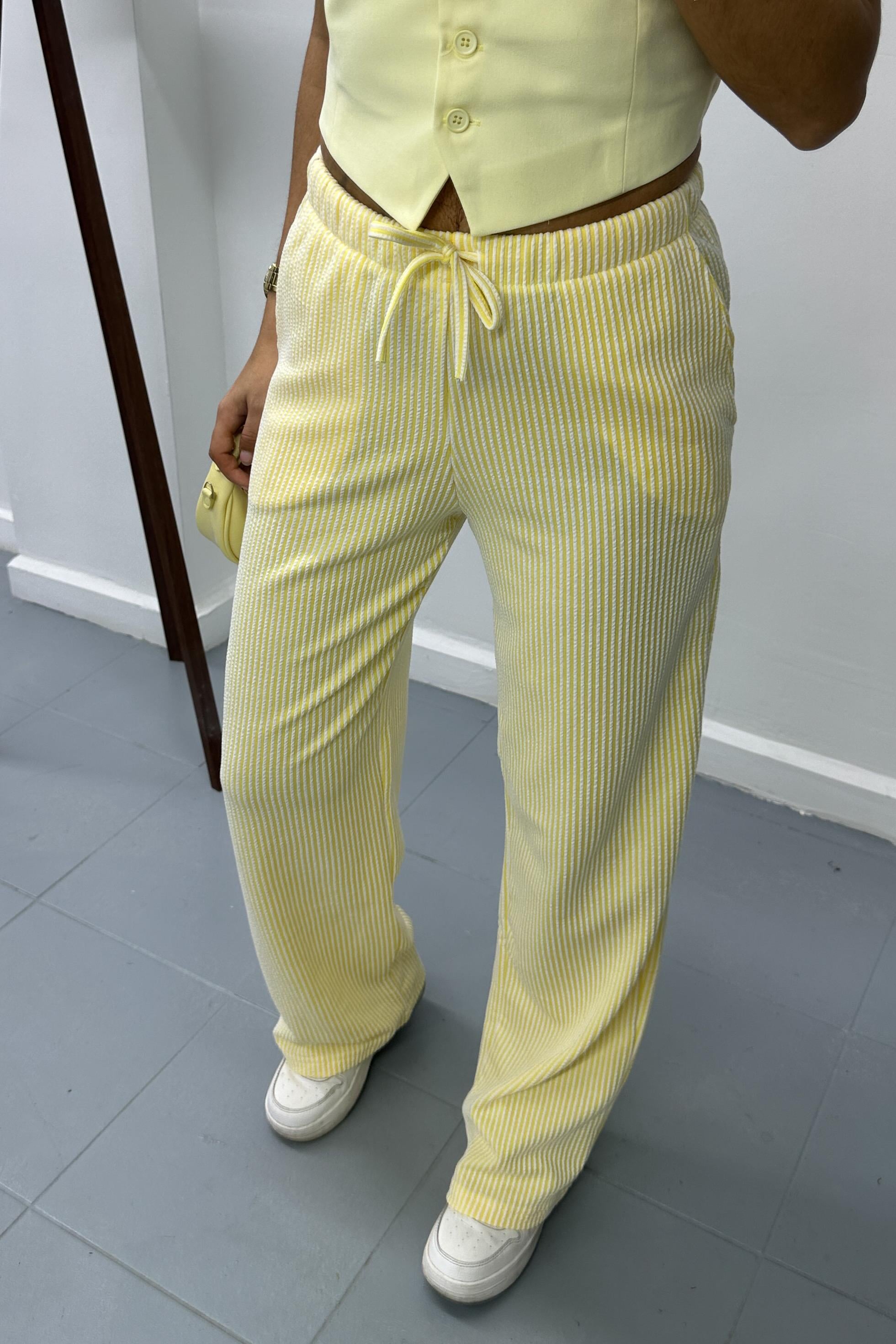 Beli Lastikli Çizgili Sarı PantolonPANTOLON