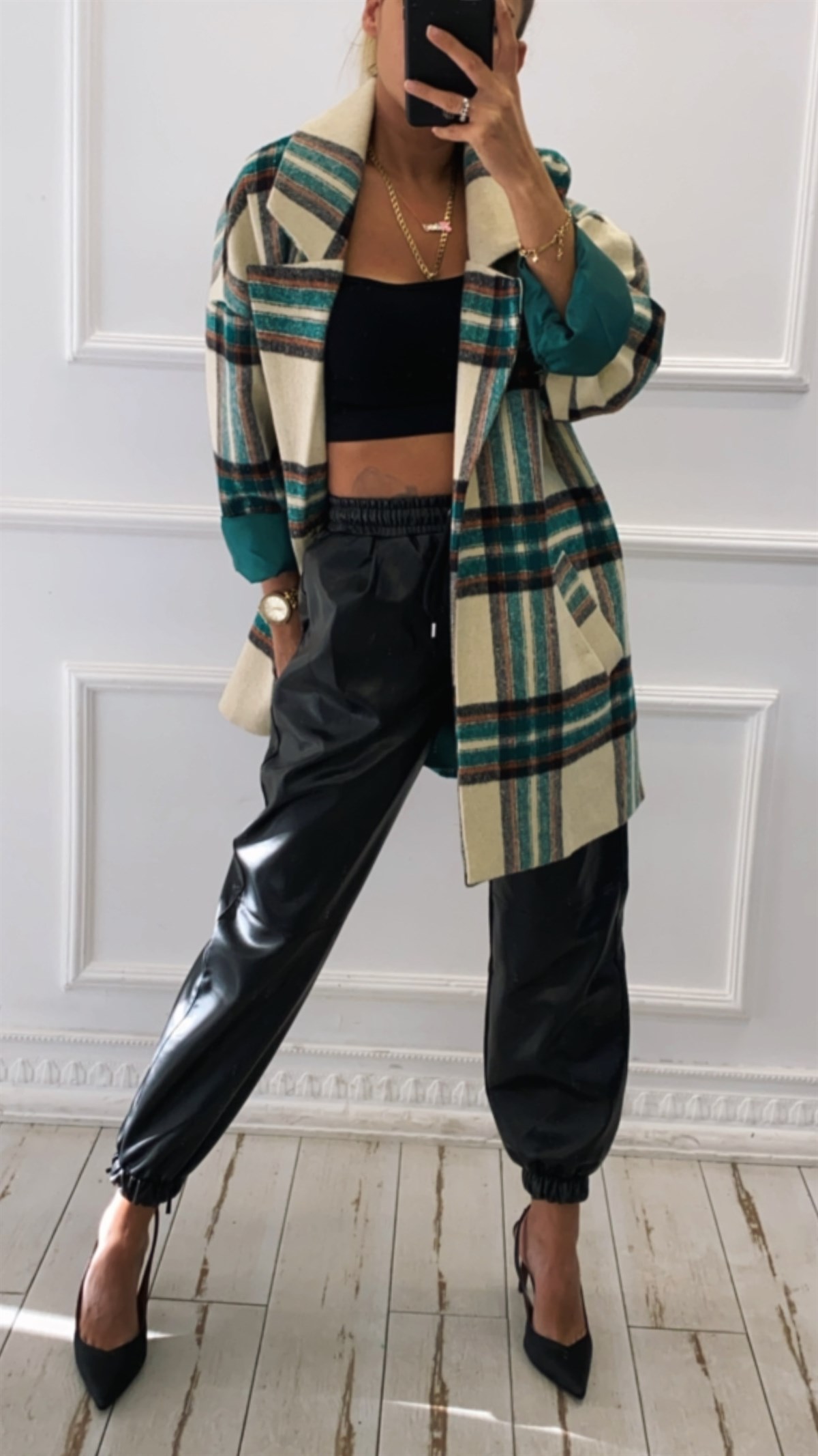 Beli Paçası Lastikli Deri PantolonPANTOLON