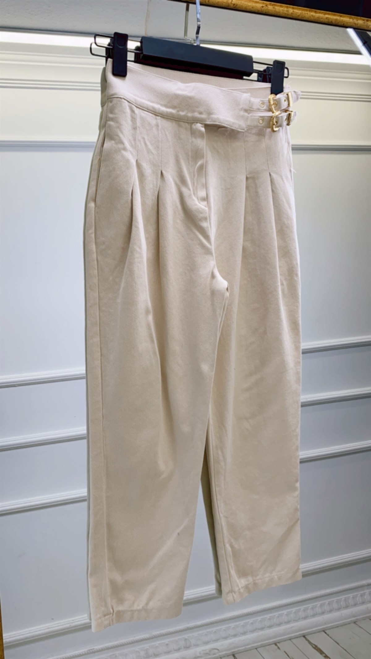 Beli Toka Detay Bej Pantolon